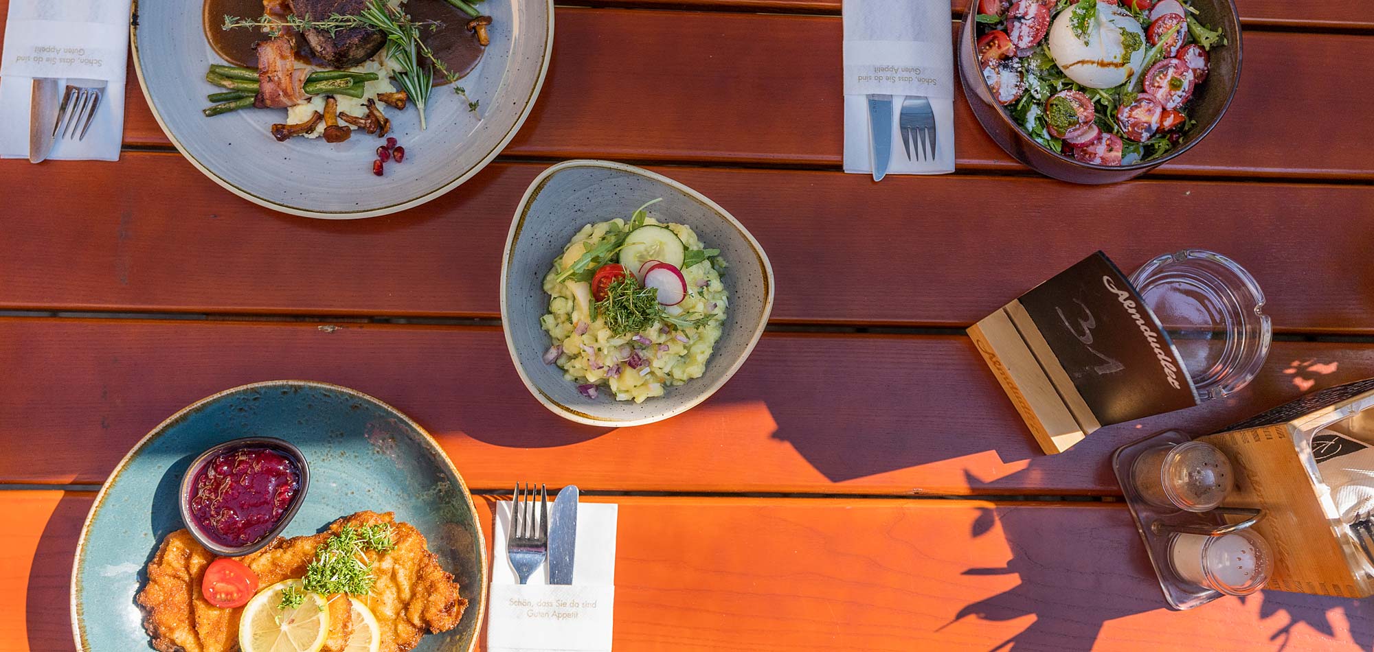 gedeckter Tisch im Rösslwirt